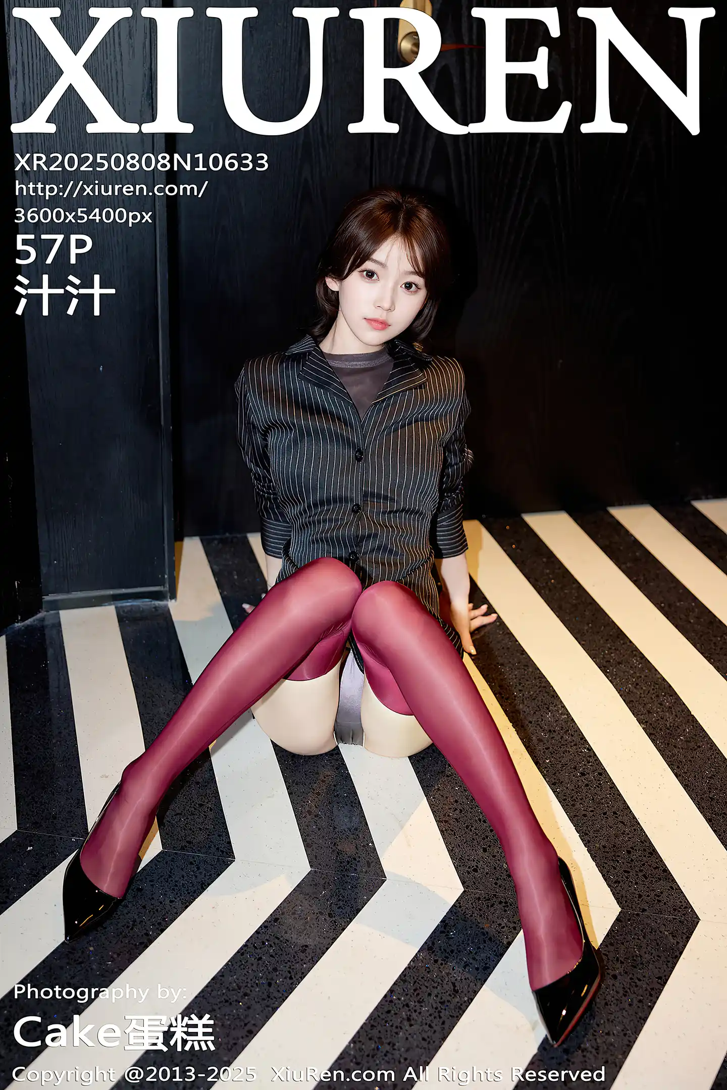 [XiuRen秀人网]VOL.10633 模特汁汁时尚穿搭性感黑色衬衫配红丝吊袜秀曼妙身姿诱惑写真57P-秀人网官方网站